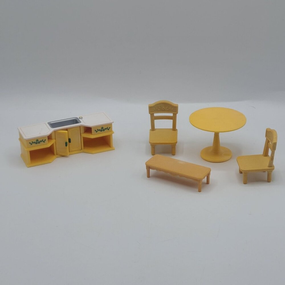 Calico Critters Sylvanian Families Kozy Kitchen Furniture Set With Sink Table Ch